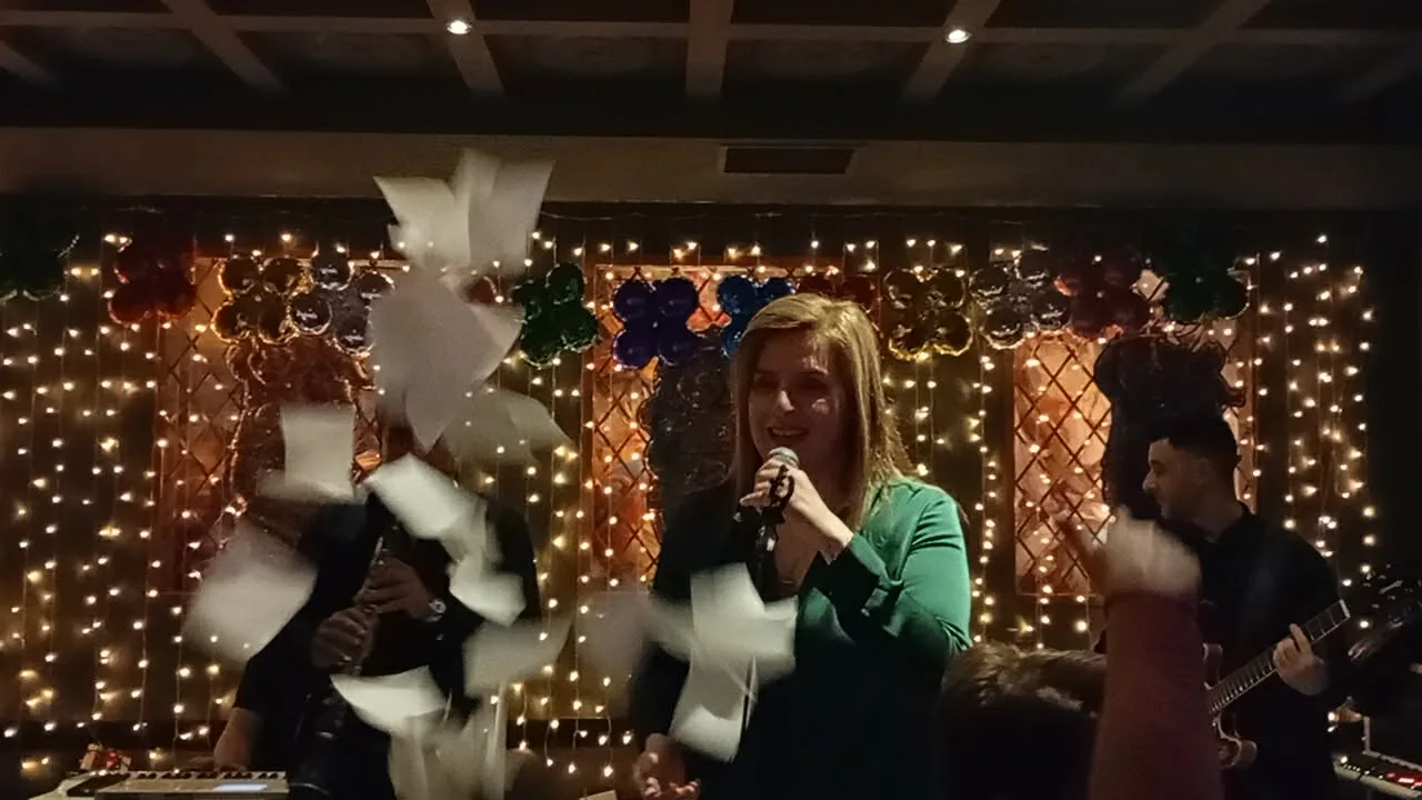 Πτολεμαΐδα: Φοβερή Γωγώ Τσαμπά ξεσήκωσε τον κόσμο στο DIFONO