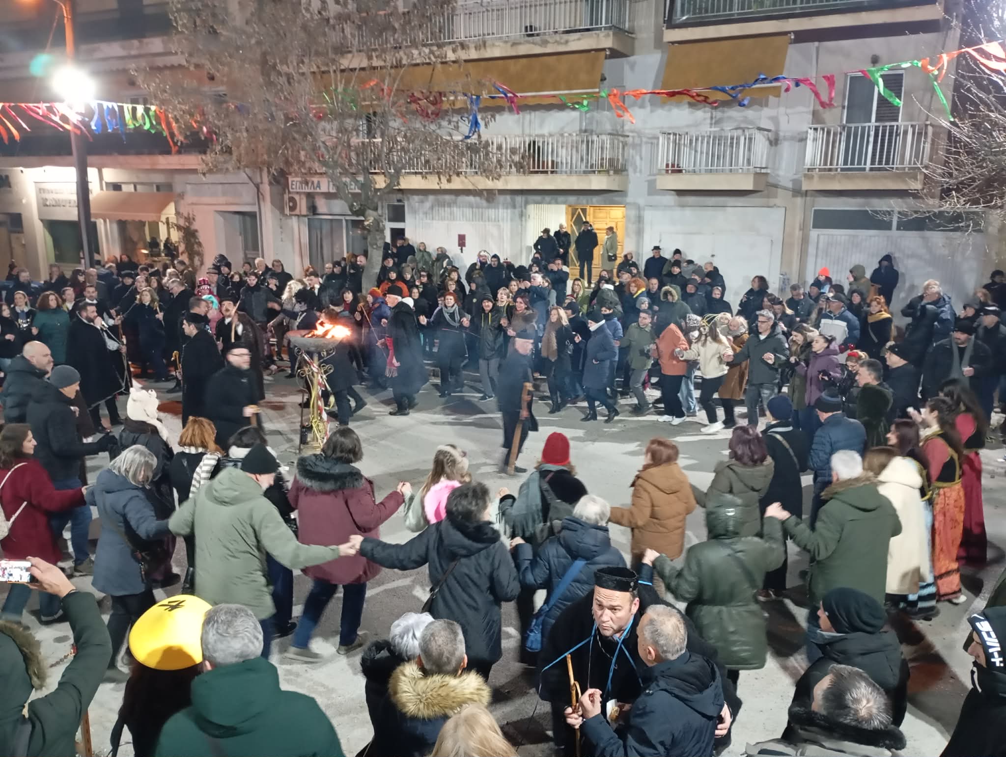 Ξεκίνησε το μεγάλο γλέντι των φανών της Κοζάνης