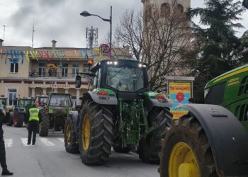 Τρακτέρ στο κέντρο της Κοζάνης