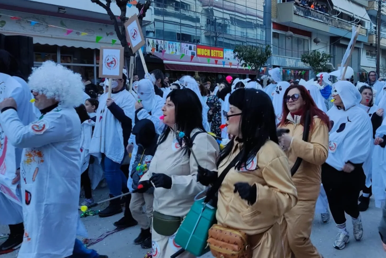 Φουρτούνες και …φαντάσματα με πολύ κέφι και χορό στο Karvonval (ΦΩΤΟ)