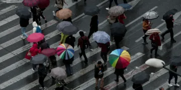 Αλλάζει ο καιρός την Παρασκευή: Έρχεται ψυχρό μέτωπο, φέρνοντας καταιγίδες και χαλάζι