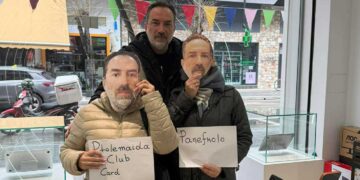 Πτολεμαΐδα: Ντύθηκαν …Βυθούλκας – Η ευφάνταστη μεταμφίεση της Τσικνοπέμπτης