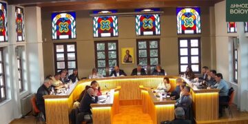 Ζευκλής-Βόιο: «Η Εκκλησία της Ελλάδος ήρθε σε επαφή με μας για πιθανή φιλοξενία μεταναστών-Θα το συζητήσουμε»