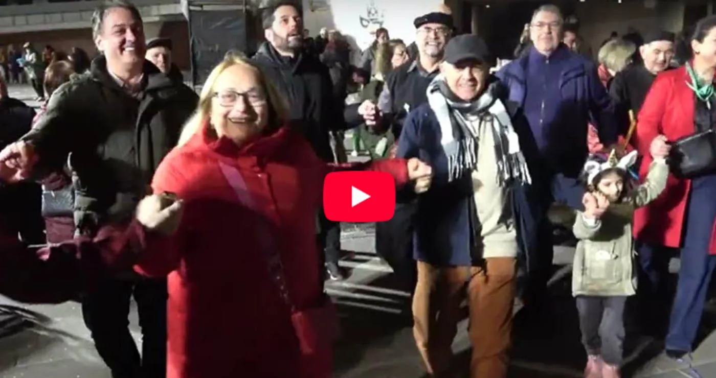 Αποκριάτικο κέφι στην Κοζάνη – Φανοί «Γιτιά» και «Κρεβατάκια» άναψαν τη νύχτα (Βίντεο Top Channel)