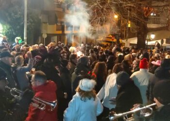 Στον πυρήνα των Φανών της Κοζάνης το βράδυ της Μεγάλης Αποκριάς