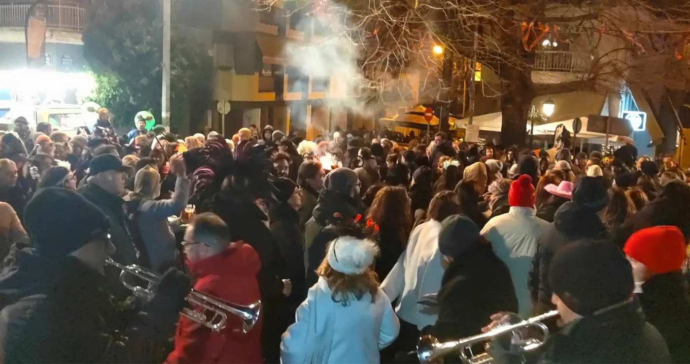 Στον πυρήνα των Φανών της Κοζάνης το βράδυ της Μεγάλης Αποκριάς