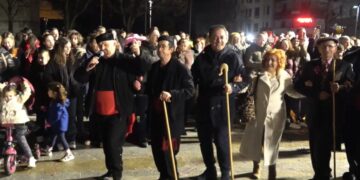 Κέφι και παράδοση στον Φανό Μπουγδανάθκα στην Κοζάνη (Βίντεο Top Channel)