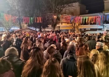 Το αδιαχώρητο στο γλέντι του Φανού «Αλώνια» στην Κοζάνη