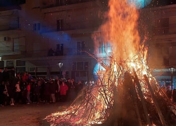 Φωτιές και έθιμα σε κάθε γειτονιά της Καστοριάς – Το πρόγραμμα Αποκριάς 2026