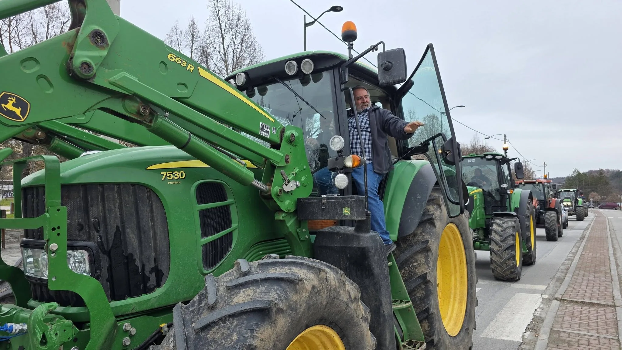 Οι αγρότες έβγαλαν ξανά τα τρακτέρ στους δρόμους- Μηχανοκίνητη πορεία στα Γρεβενά και προετοιμασίες για την Αθήνα