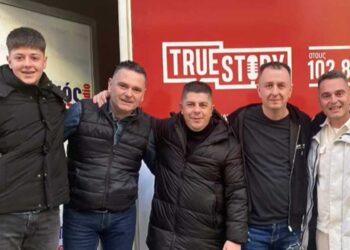 Ο Γιάννης Γρίβας και η παρέα του σε ρυθμούς Τσικνοπέμπτης στο True Story Radio!