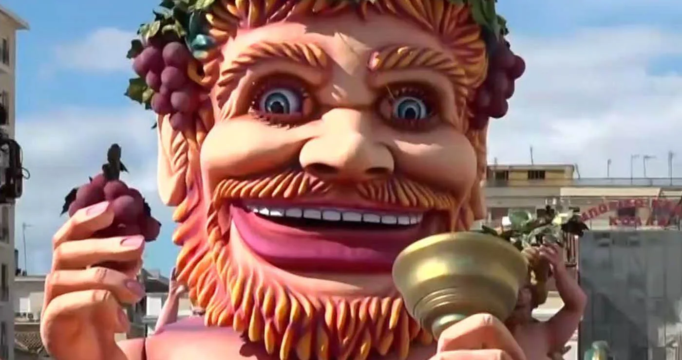 Πατρινό Καρναβάλι:50.000 καρναβαλιστές έκαψαν τον καρνάβαλο