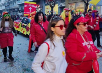 Χάρι Πότερ, ναυαγωσώστες, πειρατές και …μια νύχτα στο Μουσείο της Πτολεμαΐδας – Νέες φωτογραφίες από τα αποκριάτικα άρματα!