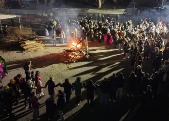 Άναψε ο Φανός στην Καστανιά Σερβίων (Βίντεο + Φωτογραφίες)