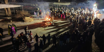 Άναψε ο Φανός στην Καστανιά Σερβίων (Βίντεο + Φωτογραφίες)