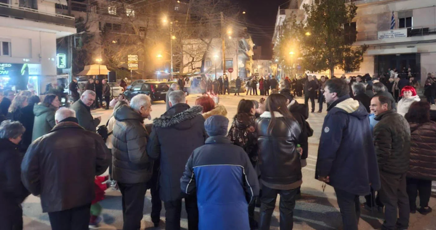 Ο Σύλλογος Βλατσιωτών Πτολεμαΐδας αναβίωσε το έθιμο της Κλαδαριάς (Βίντεο + Εικόνες)