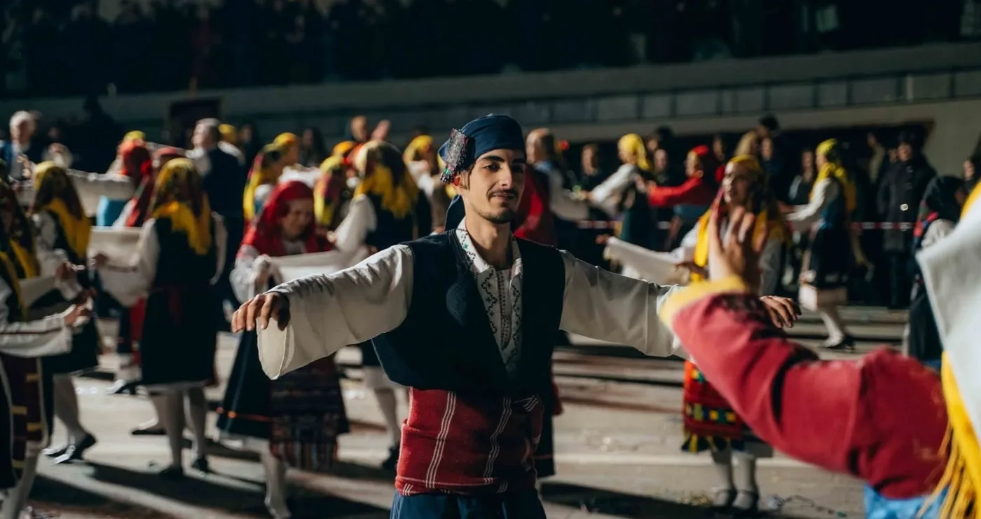 Μακεδονία και Θράκη αντάμωσαν στην καρδιά της Κοζανίτικης Αποκριάς