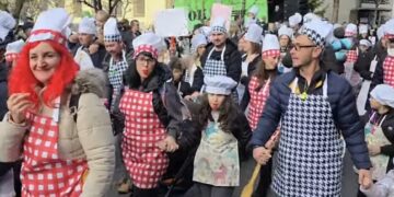 Κοζάνη: Χρώμα, φαντασία και παράδοση στην παρέλαση της Μικρής Αποκριάς