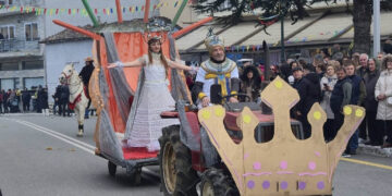 Νεάπολη Βοΐου: Πλήθος κόσμου στην αποκριάτικη παρέλαση του 2026