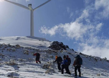 Άγγιξε την κορυφή του Ασκίου η Ορειβατική Εορδαίας παρά τα πολλά μποφόρ – Εντυπωσιακές φωτογραφίες