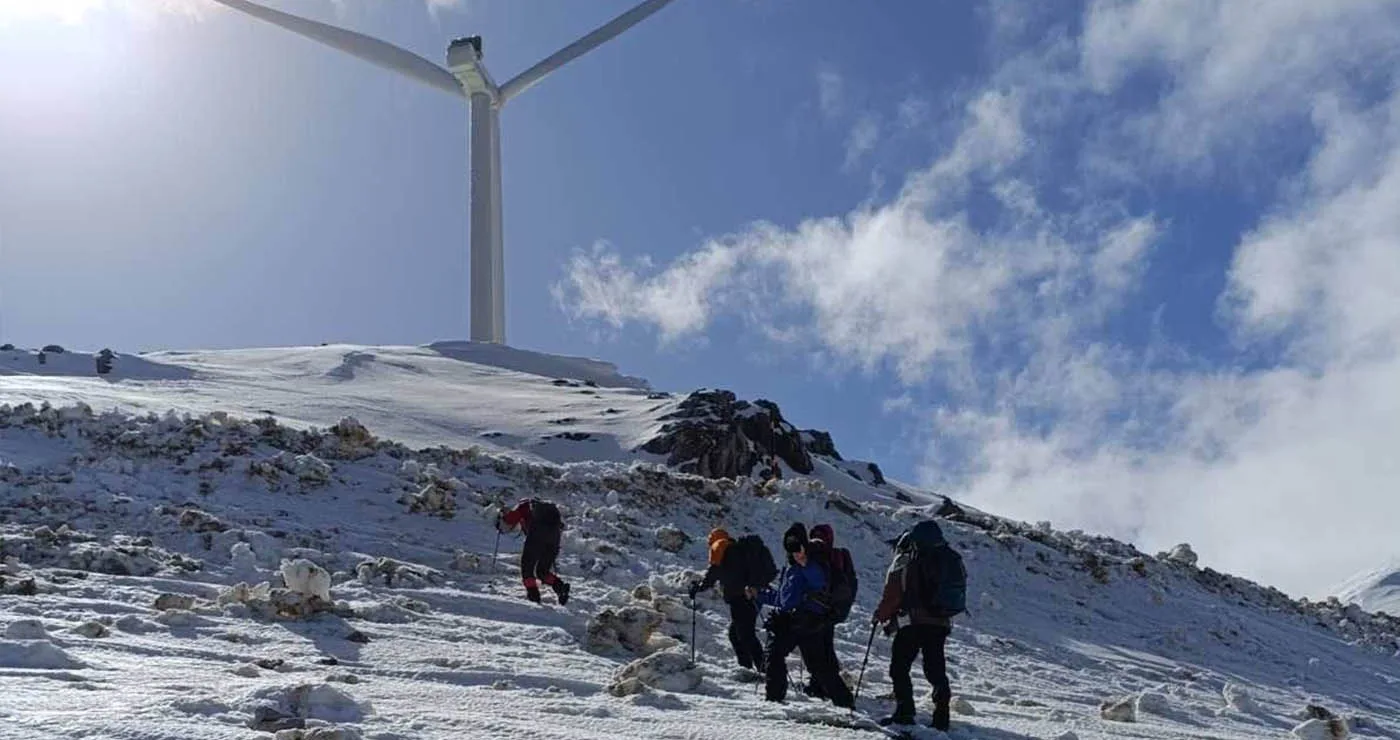 Άγγιξε την κορυφή του Ασκίου η Ορειβατική Εορδαίας παρά τα πολλά μποφόρ – Εντυπωσιακές φωτογραφίες
