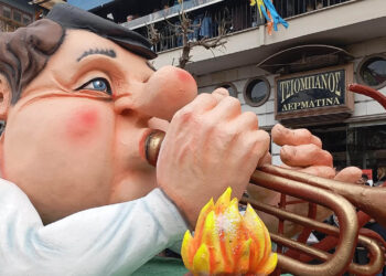 Κοζάνη: Η Πανδώρα άνοιξε η παρέλαση, οι πρώτες φωτογραφίες