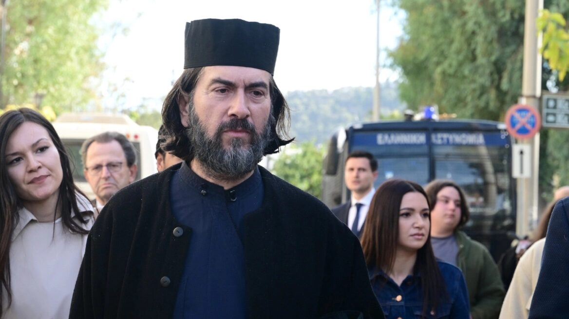 Ένοχος ο πατέρας Αντώνιος και τέσσερις ακόμη συνεργάτες του για σωματικές κακοποιήσεις παιδιών στην Κιβωτό του Κόσμου