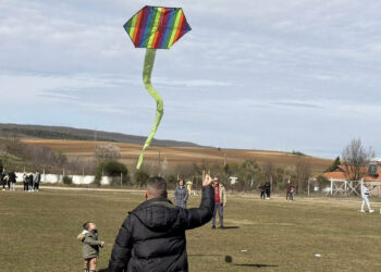 Κούλουμα στον Περδίκκα Εορδαίας: Χαρταετοί, φασολάδα και σαρακοστιανά στο Δημοτικό Στάδιο (Φωτογραφίες)
