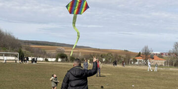 Κούλουμα στον Περδίκκα Εορδαίας: Χαρταετοί, φασολάδα και σαρακοστιανά στο Δημοτικό Στάδιο (Φωτογραφίες)