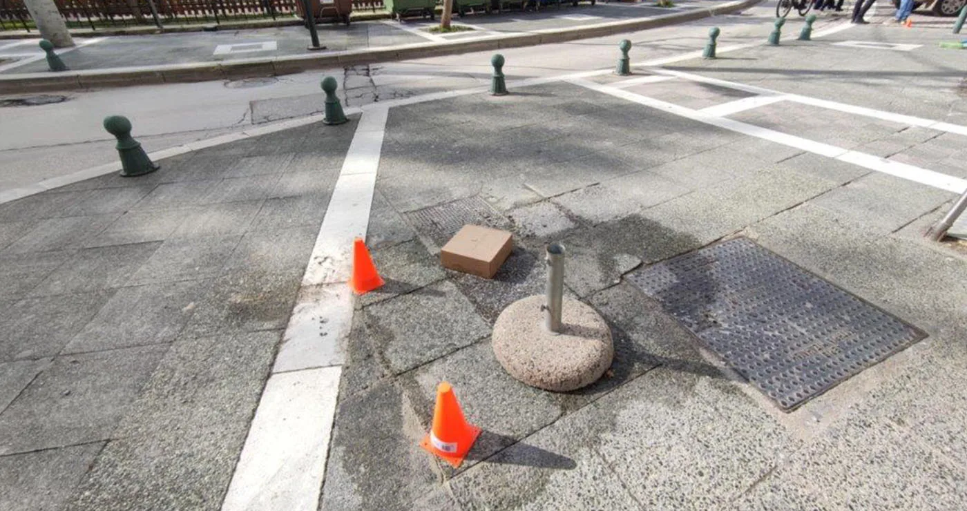 Πτολεμαΐδα: Αποκαταστάθηκαν πλάκες πεζοδρομίων στην περιοχή του Παλαιού Πάρκου