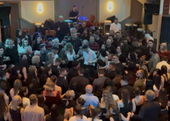 Πολύς κόσμος, χορός και κέφι στον ετήσιο χορό του Ποντιακού Συλλόγου Πτολεμαΐδας