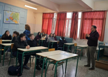  Μαθητές του 1ου ΓΕΛ Φλώρινας μαθαίνουν για τα fake news σε πανελλαδικό πρόγραμμα του ΑΠΘ