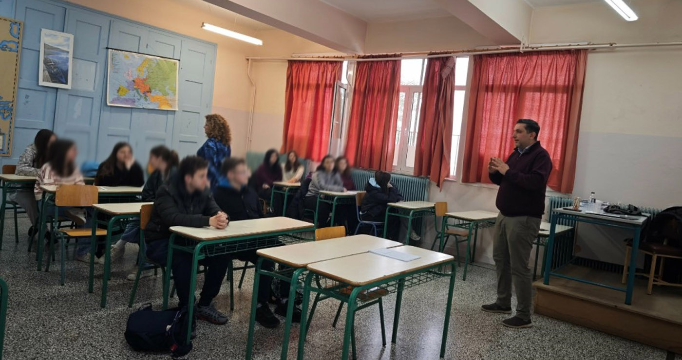  Μαθητές του 1ου ΓΕΛ Φλώρινας μαθαίνουν για τα fake news σε πανελλαδικό πρόγραμμα του ΑΠΘ