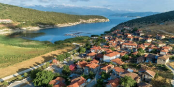 «Απάτητο βουνό» ανακήρυξε το ΥΠΕΝ ορεινή περιοχή των Πρεσπών