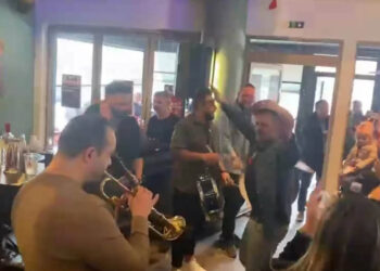 Κοζάνη: Στους ρυθμούς του 11 το Resto Bar με τον μοναδικό Γιάννη Γρίβα στο κλαρίνο (Βίντεο)