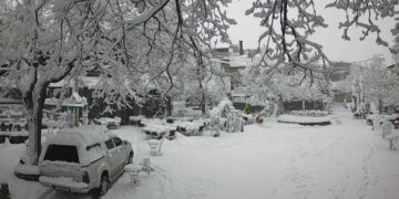 Στα λευκά χωριά της Δυτικής Μακεδονίας – Χιονισμένες εικόνες από Σαμαρίνα έως Κλεισούρα