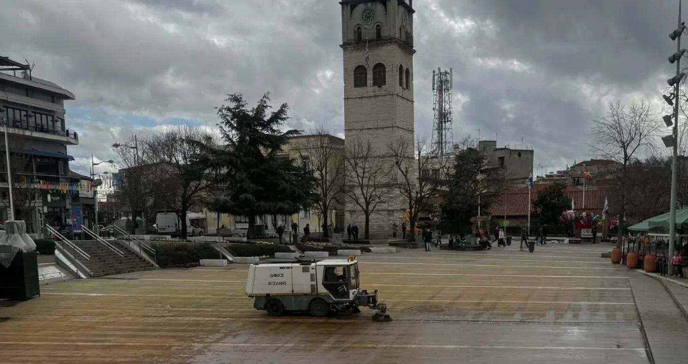 Η πλατεία Κοζάνης καθαρή ξανά μέσα σε λίγη ώρα μετά τα SourdGames