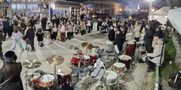 Παιδικά γέλια και φωνές πλημμύρισαν την αυλή της Θρακικής Εστίας Εορδαίας στην Αποκριάτικη γιορτή (Βίντεο + Φωτογραφίες)