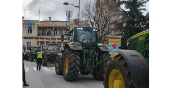Τρακτέρ στο κέντρο της Κοζάνης