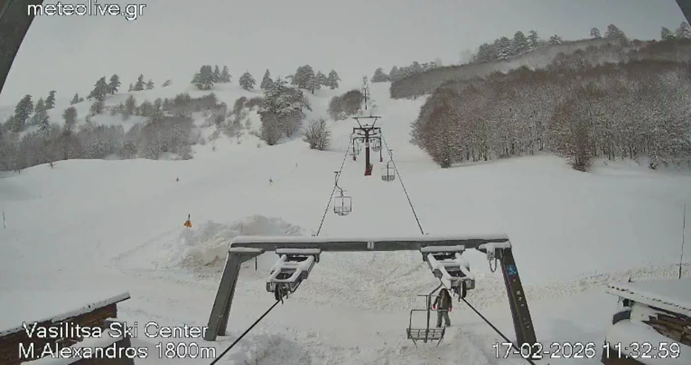 Πυκνή χιονόπτωση στο Χιονοδρομικό Κέντρο Βασιλίτσας (Live Εικόνα)