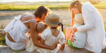 Συνταγματικός ο γάμος και η υιοθεσία από ομόφυλα ζευγάρια έκρινε το ΣτΕ, «δεν θίγονται οι παραδόσεις της Εκκλησίας»