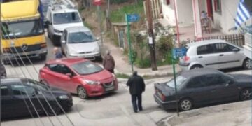 Νέα σύγκρουση αυτοκινήτων, με μόνο υλικές ζημιές, στην Οδό Καυκάσου με Ακρίτα (της Κούλας Πουλασιχίδου)