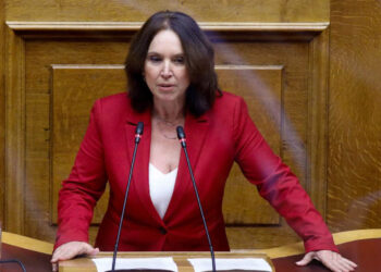 Κ. Βέττα: Αποδυνάμωση της δημόσιας και δωρεάν καλλιτεχνικής εκπαίδευσης – Απουσία κατοχύρωσης των επαγγελματικών δικαιωμάτων των αποφοίτων Ανωτέρων Σχολών