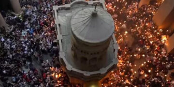 Αγωνία για το Άγιο Φως – Άγνωστο πως θα μεταφερθεί στην Ελλάδα