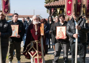 Βελβεντό: Με τη συμμετοχή πολλών παιδιών η λιτάνευση των εικόνων στον Άγιο Διονύσιο (του παπαδάσκαλου Κωνσταντίνου Ι. Κώστα)