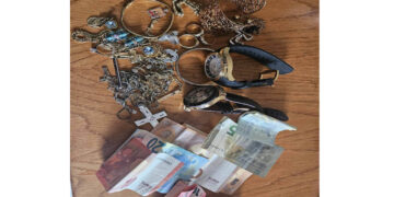 Φλώρινα: 47χρονη εξαπατήθηκε και έδωσε κοσμήματα αξίας 15000 ευρώ σε δήθεν υπαλλήλους του ΔΕΔΔΗΕ