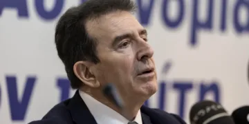Χρυσοχοΐδης: «Οπαδικό υπόβαθρο στην δολοφονία Κλεομένη – Στρατηγικός αγώνας κατά της εγκληματικότητας»