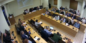 Ματιάκης και Κοκκαλιάρης «έσβησαν» την Τηλεθέρμανση: «Είναι ξεπερασμένη, ανταγωνιστής οι αντλίες θερμότητας»- Η αμφισβήτηση του Δημάρχου Κοζάνης για το έργο της επέκτασης στην Εορδαία(video)