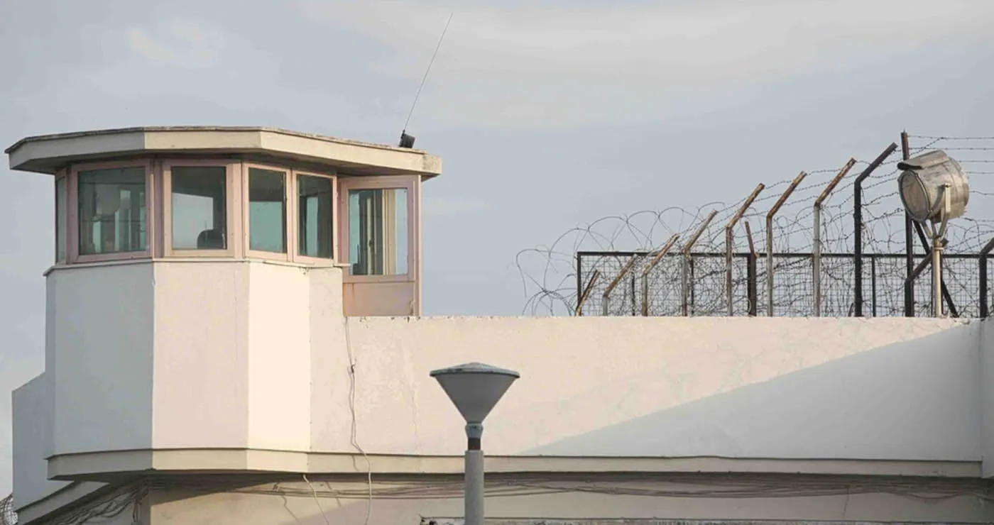 Ερωτευμένος κρατούμενος δραπέτευσε από τις φυλακές για να δει τη σύντροφό του – Συνελήφθη στην Κοζάνη