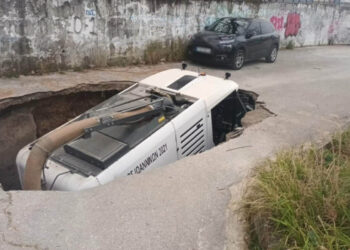 Ιωάννινα: Μεγάλη καθίζηση «κατάπιε» όχημα καθαριότητας του δήμου